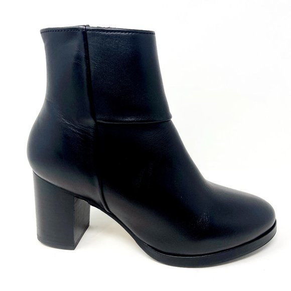 Thursday Boot Co Womens Black Modern Handcrafted Leather Bootie - Picture 1 of 5